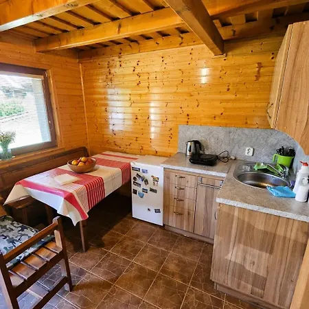 Huta Chalet *